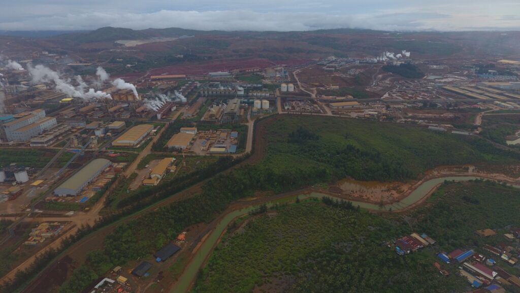 Kota Besar di belakang permukiman warga Desa Kawasi.